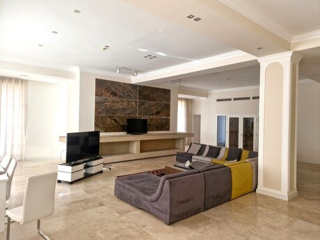 5 otaqlı yeni tikili - 28 May m. - 750 m²