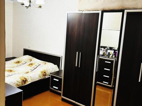 4 otaqlı köhnə tikili - Bakıxanov q. - 100 m²