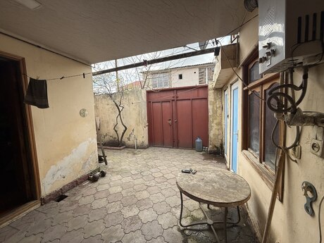 2 otaqlı həyət evi/bağ evi - İnşaatçılar m. - 85 m²