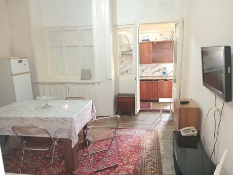 2 otaqlı həyət evi/bağ evi - Elmlər Akademiyası m. - 55 m²
