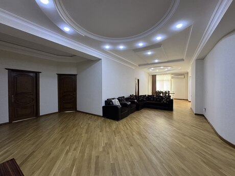 5 otaqlı yeni tikili - İçəri Şəhər m. - 220 m²
