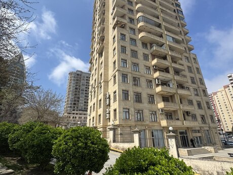 5 otaqlı yeni tikili - İçəri Şəhər m. - 220 m²