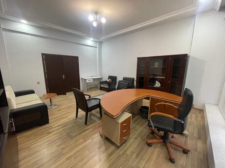 3 otaqlı ofis - Şah İsmayıl Xətai m. - 105 m²