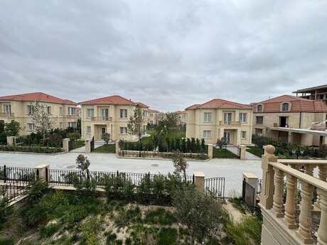 8 otaqlı həyət evi/bağ evi - Sea Breeze q. - 360 m²