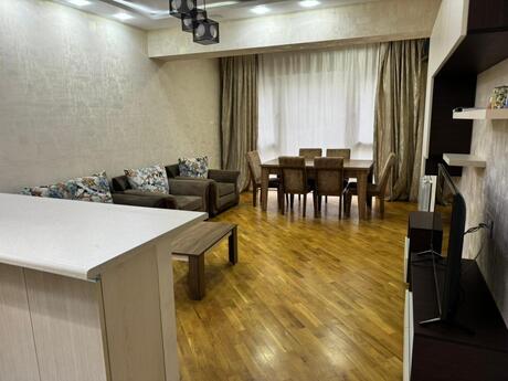 2-комн. новостройка - м. Шах Исмаил Хатаи - 82 м²