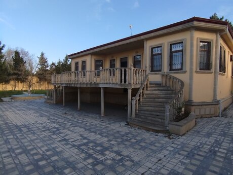 5 otaqlı həyət evi/bağ evi - Görədil q. - 200 m²