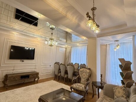 3-комн. новостройка - м. Насими - 135 м²