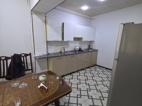 3 otaqlı köhnə tikili - Bakıxanov q. - 110 m²