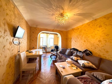 2 otaqlı köhnə tikili - Nizami r. - 60 m²