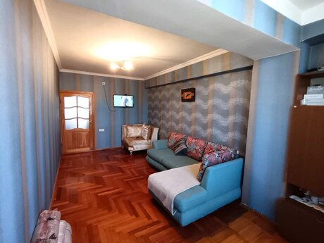 3 otaqlı köhnə tikili - Elmlər Akademiyası m. - 100 m²
