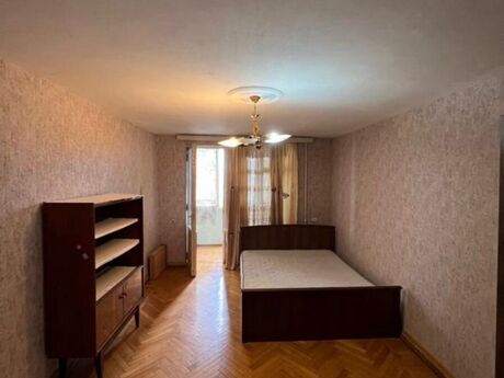 3 otaqlı köhnə tikili - İnşaatçılar m. - 70 m²