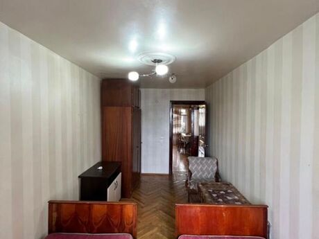 3 otaqlı köhnə tikili - İnşaatçılar m. - 70 m²