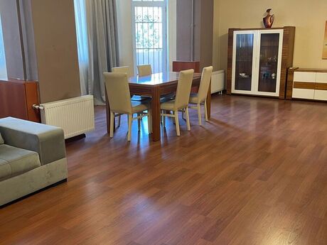 Объявление №6028936 - Баку, м. Низами, 3-комн., 135 м², 2/11 этаж