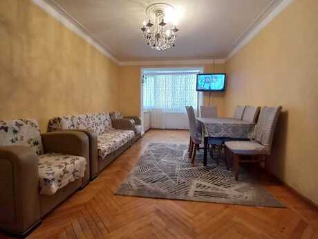 Elan №6028951 - Bakı, İnşaatçılar m., 2 otaqlı, 70 m², 4/5 mərtəbə