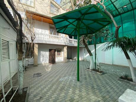 8 otaqlı həyət evi/bağ evi - Gənclik m. - 350 m²
