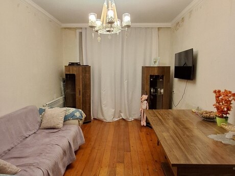 3 otaqlı köhnə tikili - Azadlıq Prospekti m. - 90 m²