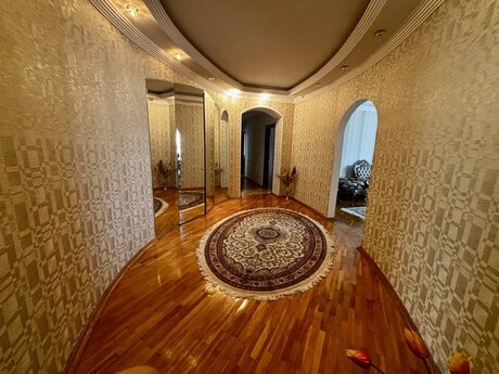 Объявление №6029249 - Баку, м. 8 ноября, 3-комн., 140 м², 14/17 этаж