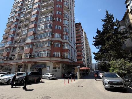 Elan №6029306 - Bakı, 28 May m., 5 otaqlı, 235 m², 2/15 mərtəbə