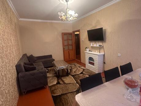 3 otaqlı köhnə tikili - Yeni Günəşli q. - 74 m²