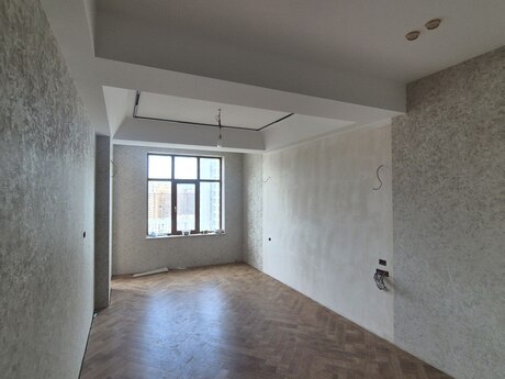 4 otaqlı mənzil, 160 m², 28 May: 420 000 ₼ 2