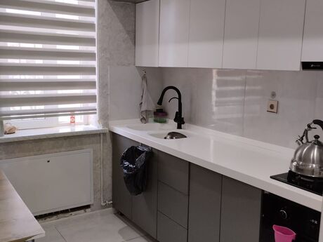 4 otaqlı köhnə tikili - Lökbatan q. - 85 m²
