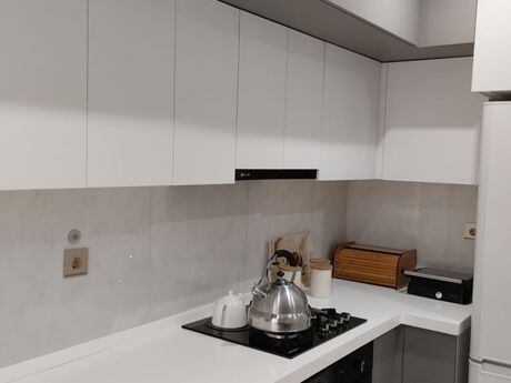 4 otaqlı köhnə tikili - Lökbatan q. - 85 m²