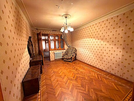 4 otaqlı köhnə tikili - Xalqlar Dostluğu m. - 100 m²