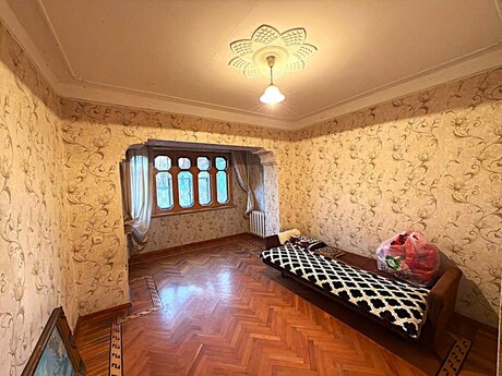 4 otaqlı köhnə tikili - Xalqlar Dostluğu m. - 100 m²