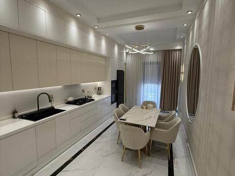 4 otaqlı yeni tikili - İçəri Şəhər m. - 154 m²