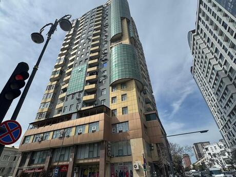 4 otaqlı yeni tikili - Nəsimi r. - 240 m²
