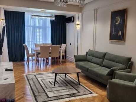 2 otaqlı yeni tikili - 28 May m. - 70 m²