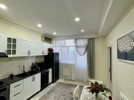 3-комн. новостройка - м. Ази Асланов - 105 м²
