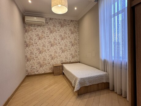 2 otaqlı köhnə tikili - Elmlər Akademiyası m. - 45 m²