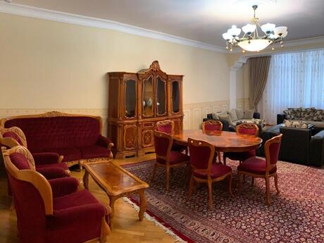 Elan №6029741 - Bakı, Nizami m., 4 otaqlı, 200 m², 10/12 mərtəbə