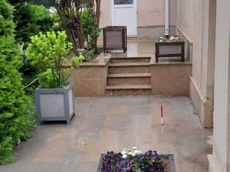 6 otaqlı həyət evi/bağ evi - Şüvəlan q. - 300 m²