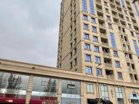 4 otaqlı yeni tikili - Nəsimi r. - 203 m²