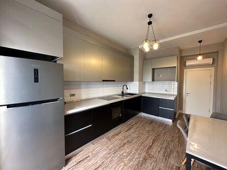 4 otaqlı yeni tikili - Ağ şəhər q. - 160 m²