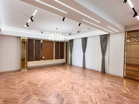 4-комн. новостройка - м. 28 мая - 195 м²