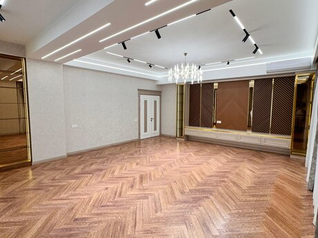 4-комн. новостройка - м. 28 мая - 195 м²