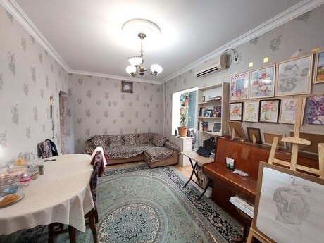 2 otaqlı köhnə tikili - Azadlıq Prospekti m. - 50 m²