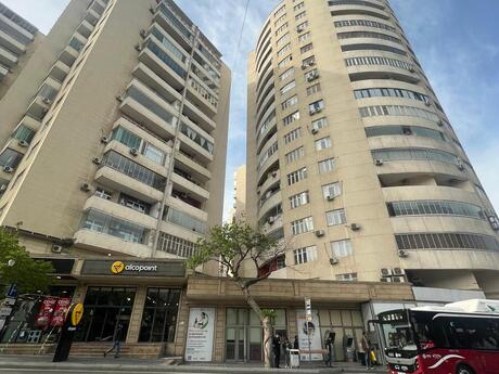 4 otaqlı yeni tikili - Elmlər Akademiyası m. - 185 m²