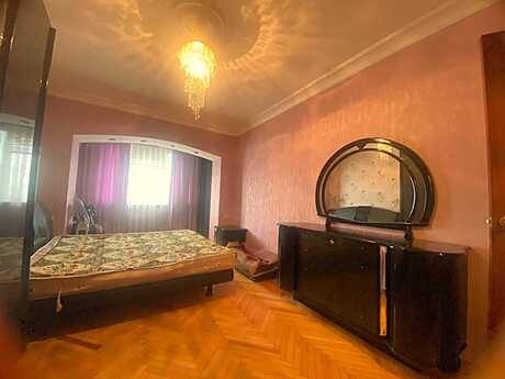 4 otaqlı köhnə tikili - Elmlər Akademiyası m. - 115 m²