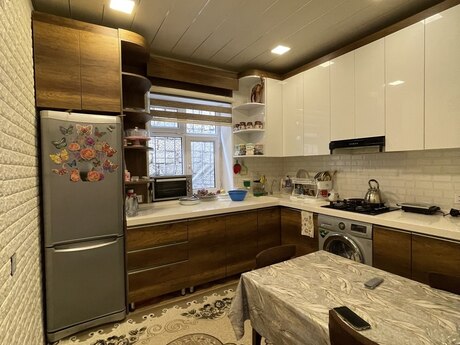 7 otaqlı həyət evi/bağ evi - Hövsan q. - 200 m²