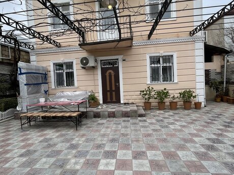 7 otaqlı həyət evi/bağ evi - Hövsan q. - 200 m²