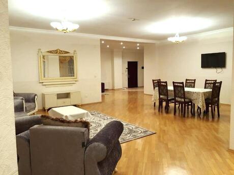 4 otaqlı yeni tikili - 28 May m. - 230 m²