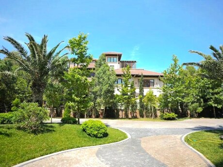 5 otaqlı həyət evi/bağ evi - Bilgəh q. - 575 m²