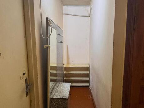 2 otaqlı köhnə tikili - Azadlıq Prospekti m. - 65 m²