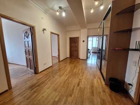 4 otaqlı yeni tikili - 28 May m. - 170 m²