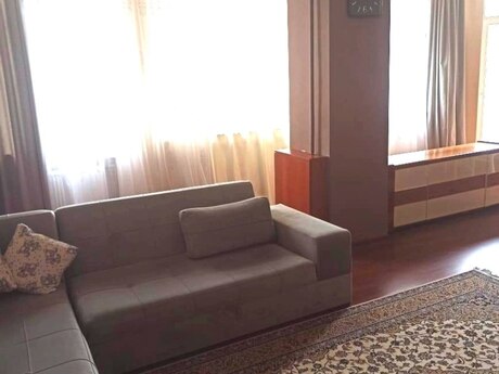 3-комн. новостройка - м. Низами - 137 м²