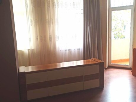 3-комн. новостройка - м. Низами - 137 м²